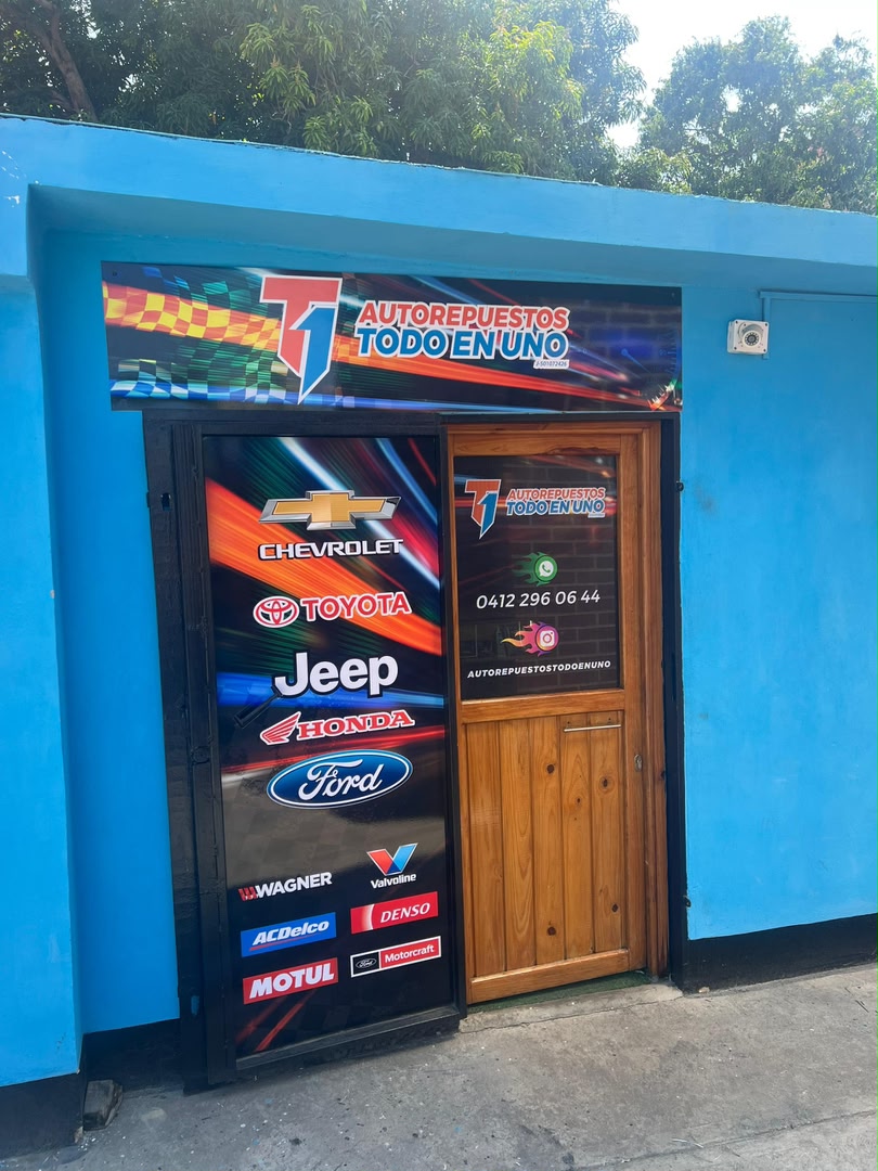 Fachada de Autorepuestos Todo en Uno en Caraballeda, La Guaira